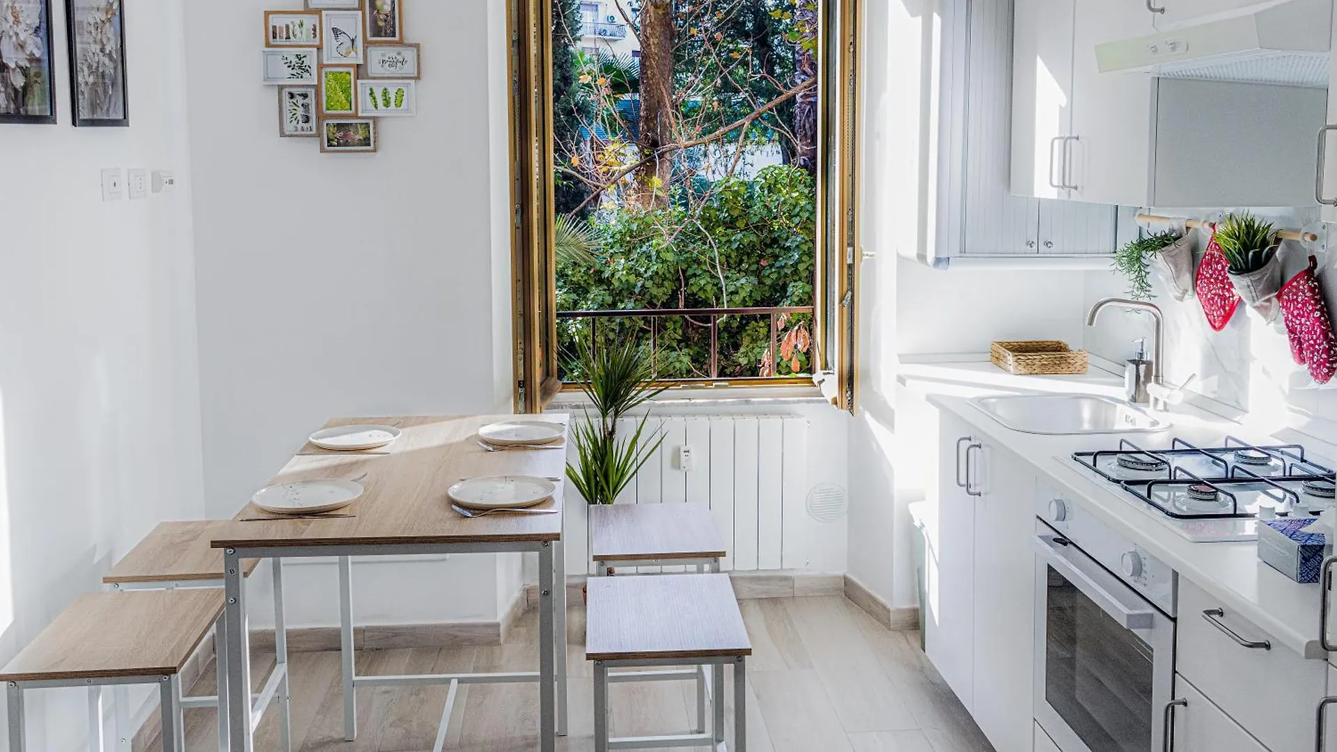 Green Garden Roma 0*,  İtalya